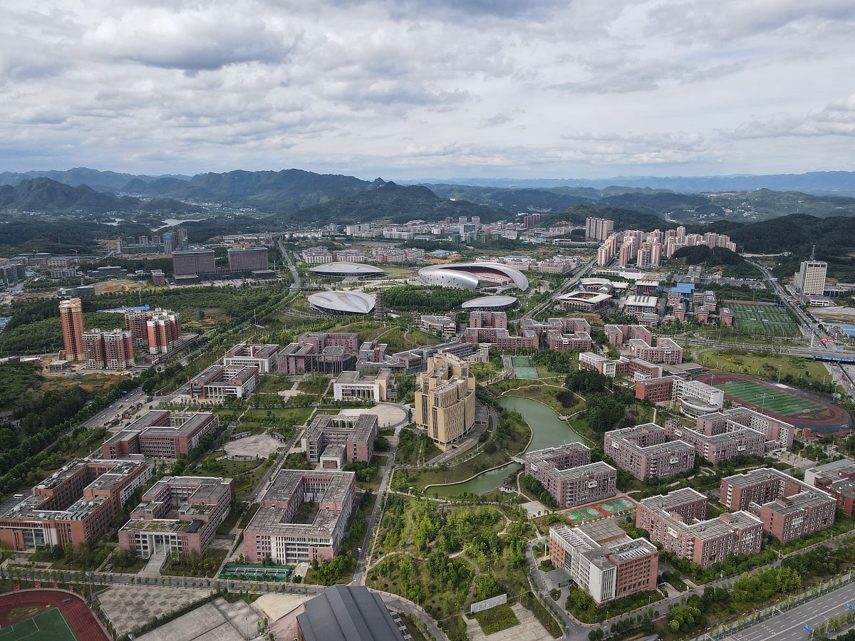 贵州省哪所旅游学校比较好