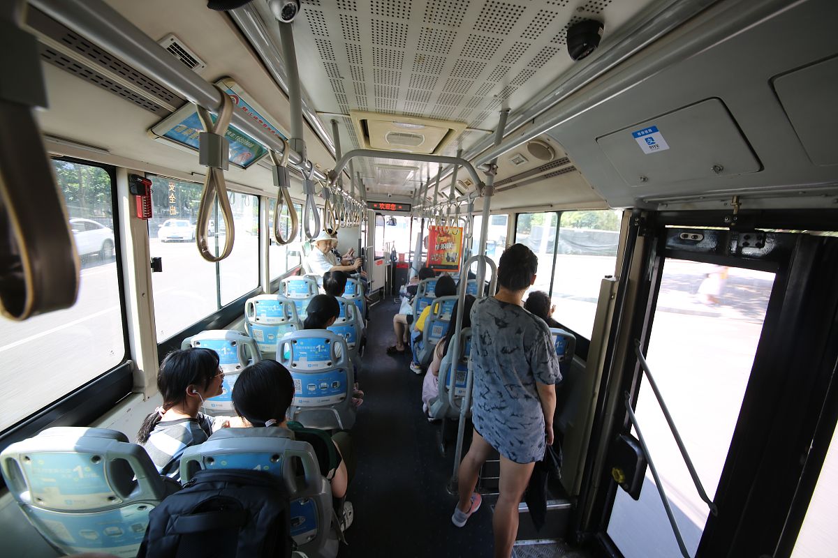 重庆龙门浩职业学校2019年招生简章 - 报名时间、专业及入学条件