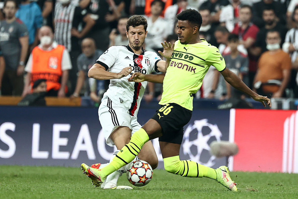 istanbul, turkey - september 15: salih u<strong>c</strong>an (l) of besiktas in