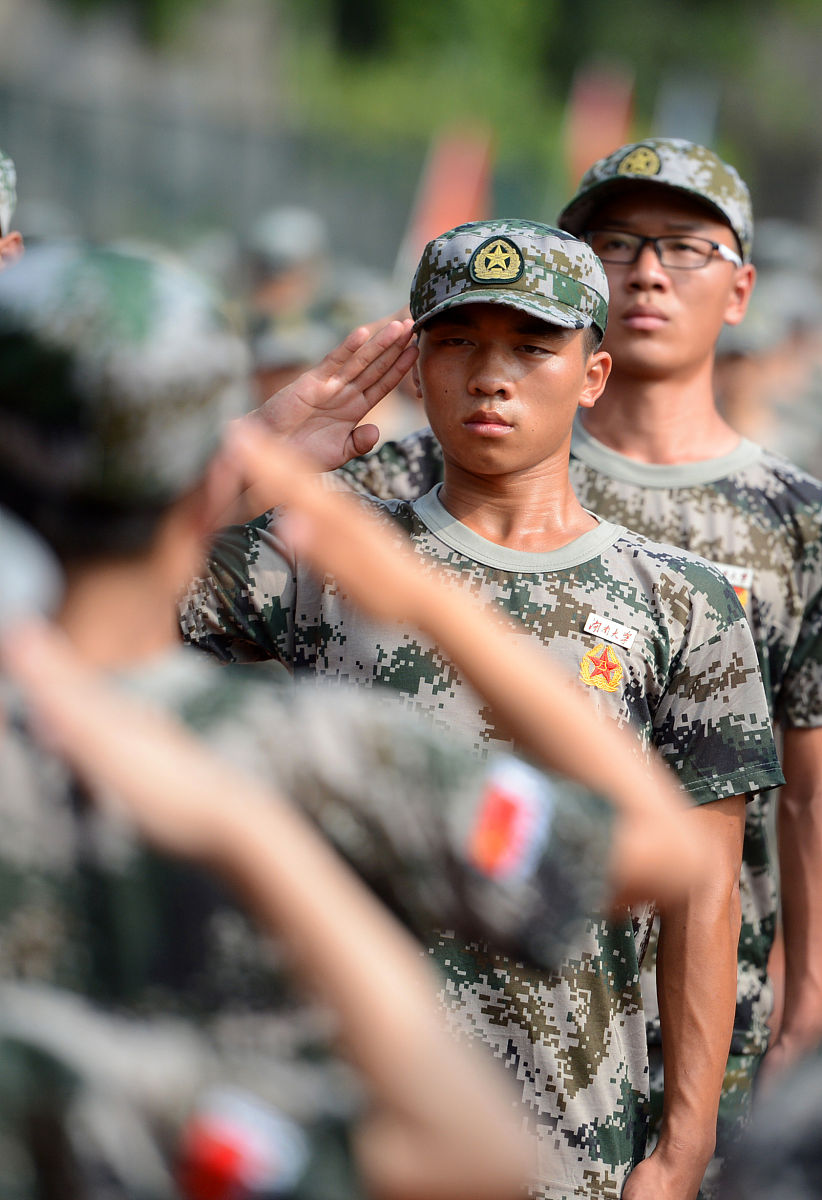 军训第二天雨天不阻挡！室内训练照样燃！