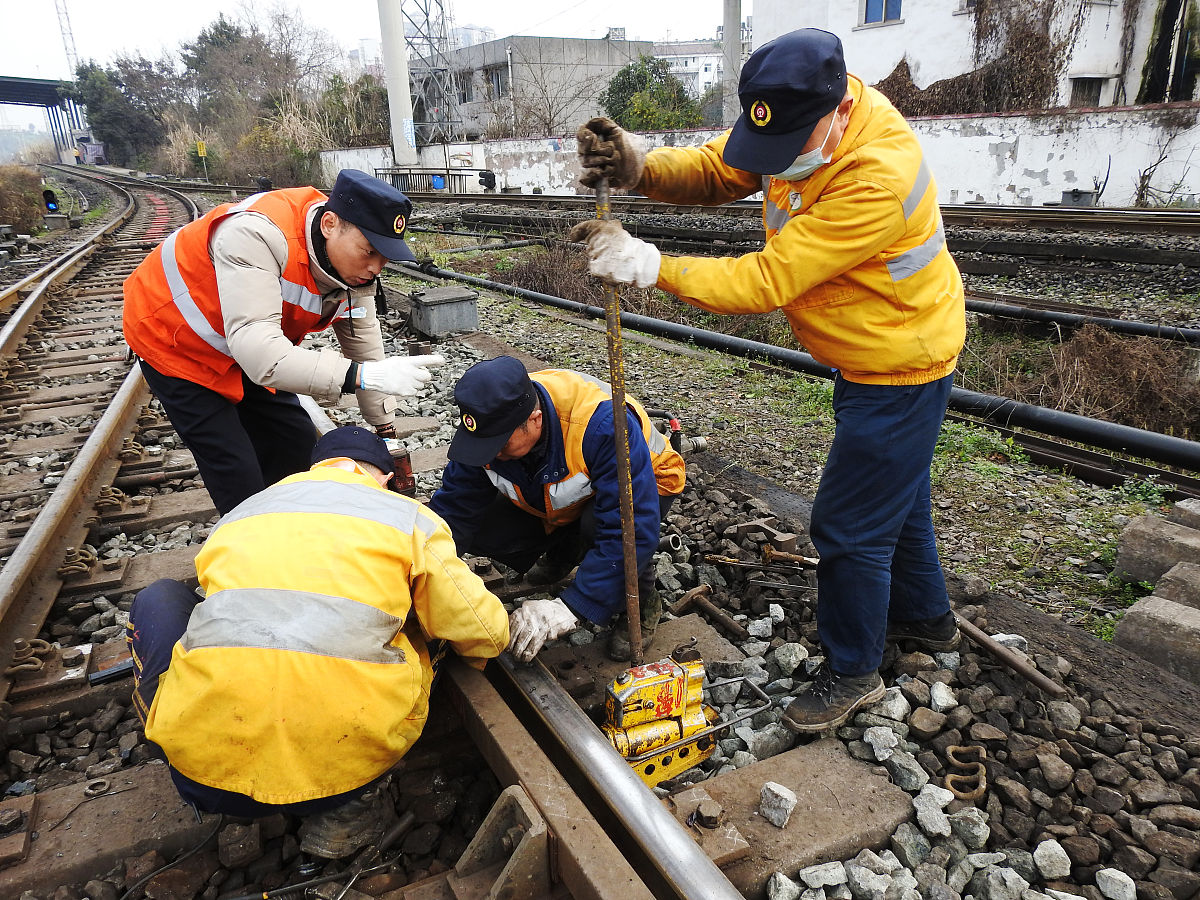 成都铁路职业技术学院荣获多项省级荣誉，成四川职业教育标杆