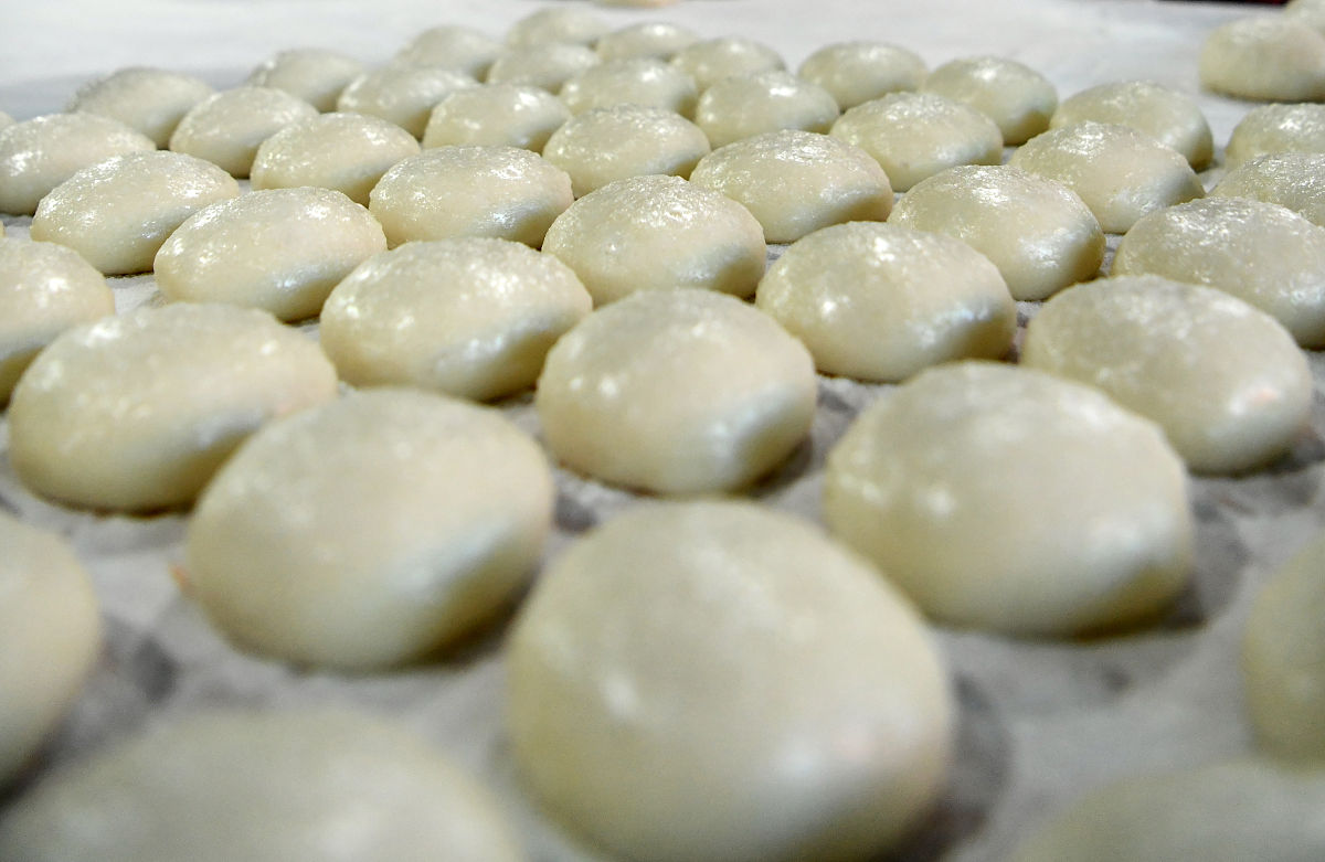 粑粑 - 中国西南和东南亚地区的传统美食