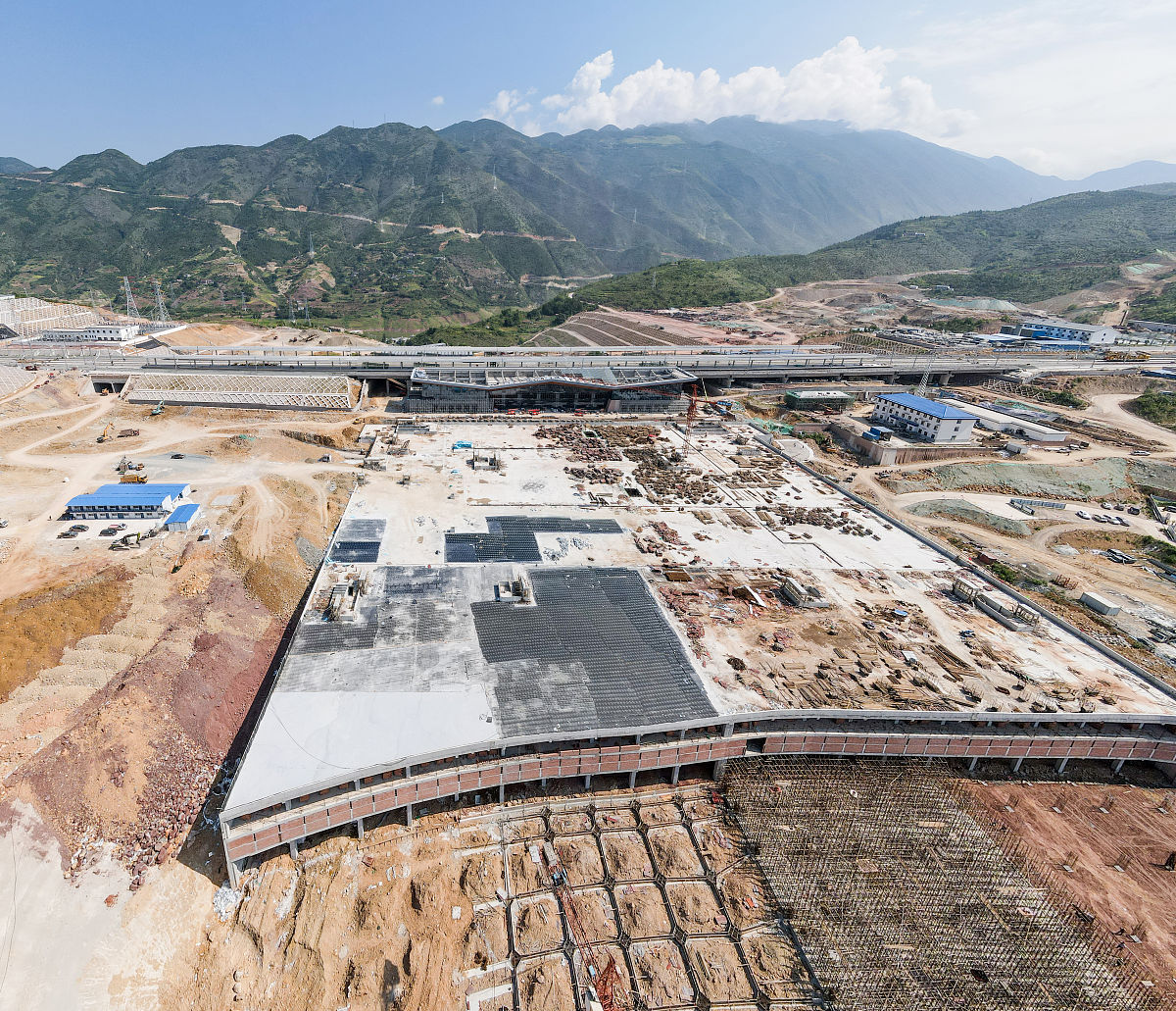 重庆城市建设技工学校高铁服务与管理专业：培养高铁运营管理、维修和服务人才