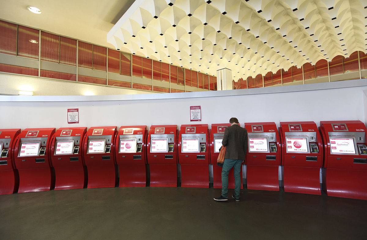 重庆铁路运输学校毕业生就业前景：广阔的职业发展空间