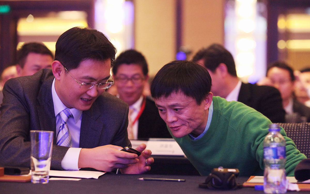 马云的儿子马云有两个儿子大儿子马化腾小儿子马钧。马钧现年23岁毕业于英国伦敦大学学院UCL经济学专业。他曾在阿里巴巴实习并在2019年加入了阿里巴巴集团旗下的菜鸟网络担任技术产品经理。马钧在阿里巴巴的职业生涯还很短但他已经展现出了出色的能力和潜力。马云的儿子叫什么名字？马云有两个儿子大儿子马化腾小儿子马钧。马化腾是马云的儿子吗？