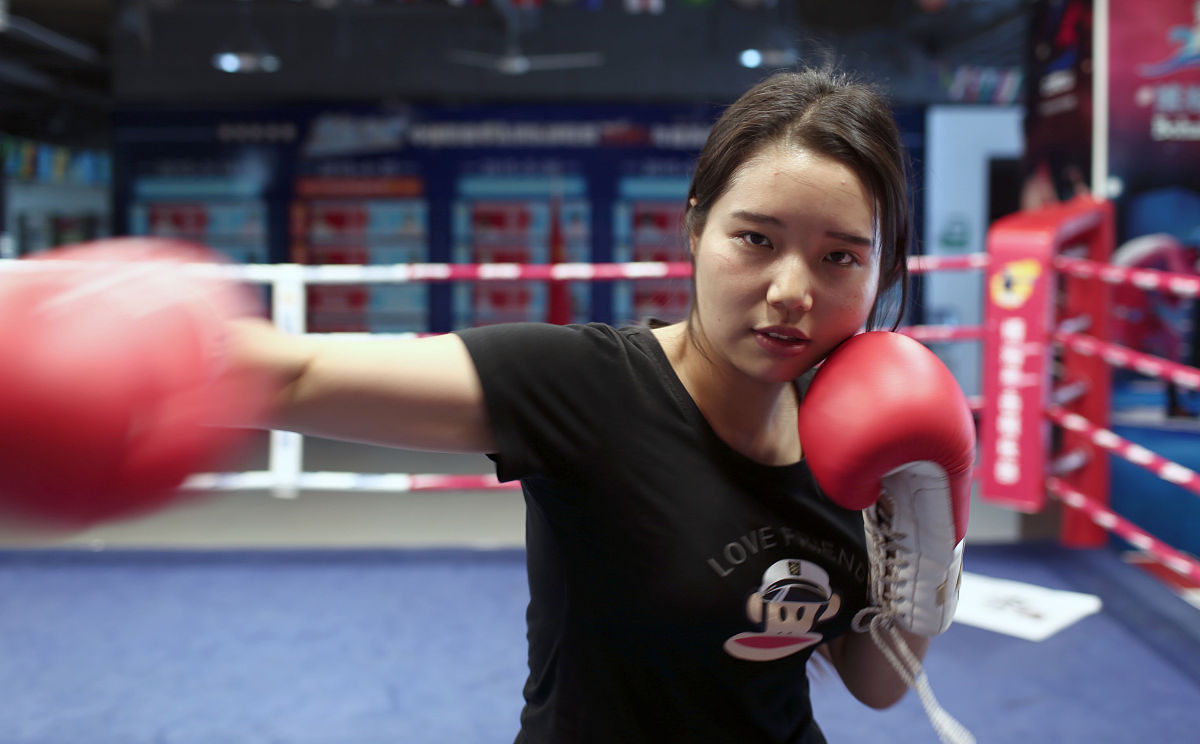 如何形容从事拳击、自由搏击、跆拳道等运动的女孩子既坚强又有女人味