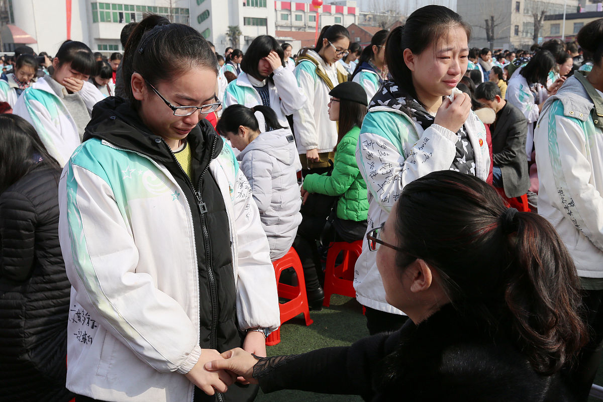 一个学生你中段考的成绩一般请你给家长写一封信写对中段考的反思再写一下想对家长说的话要求400字左右