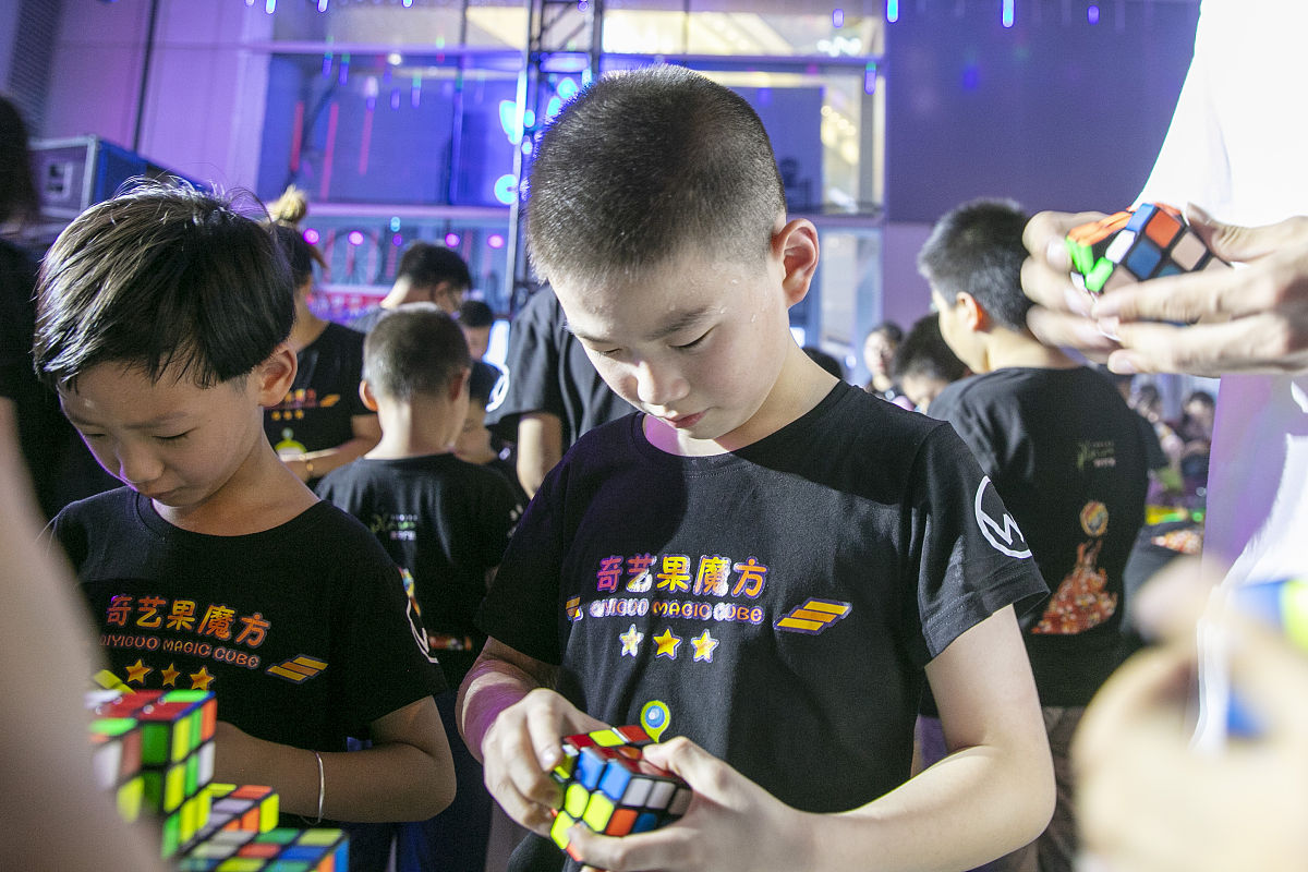 魔方还原算法：通过输入状态实现还原