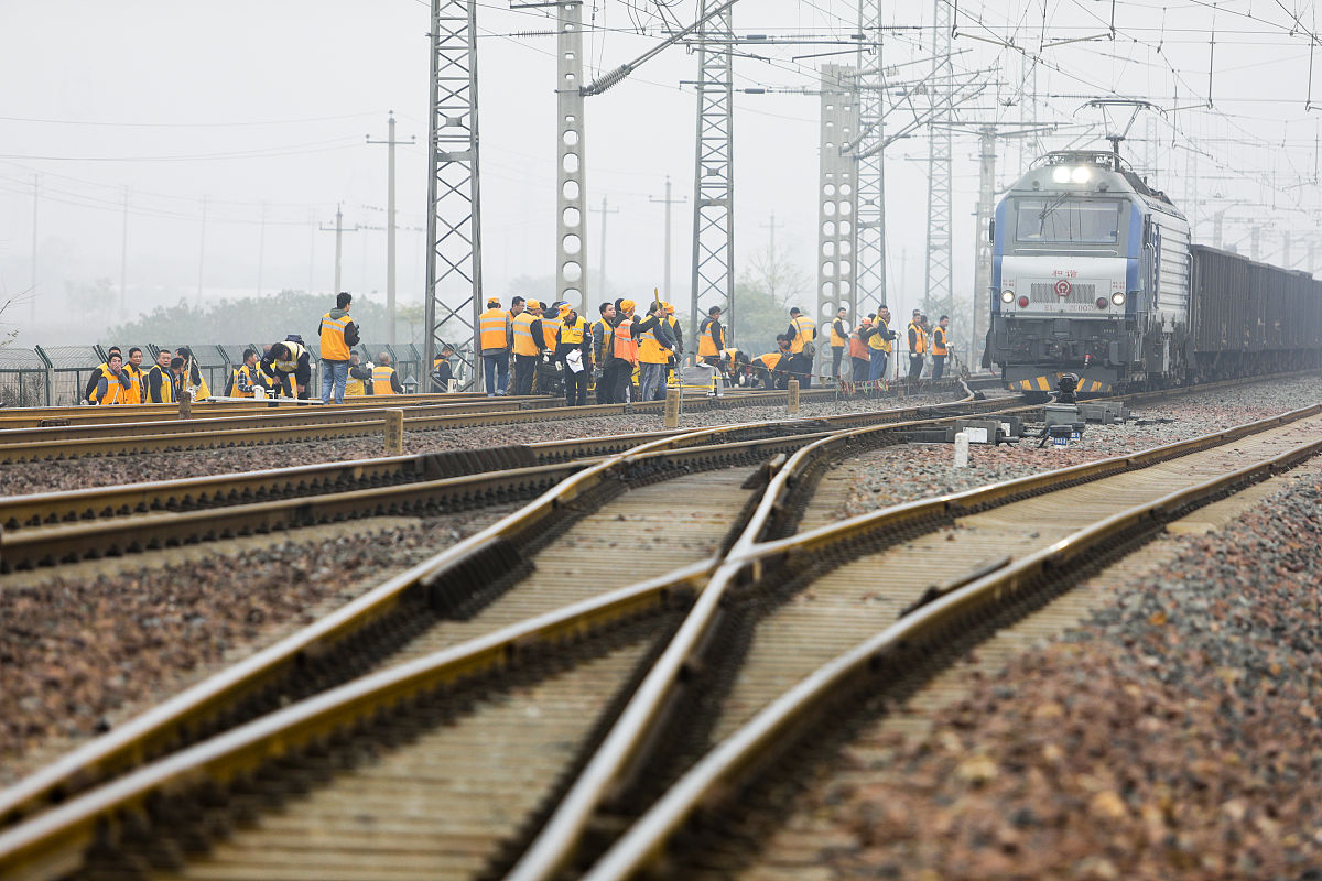 成都市铁路运输高铁学校浅析如何选择专业比