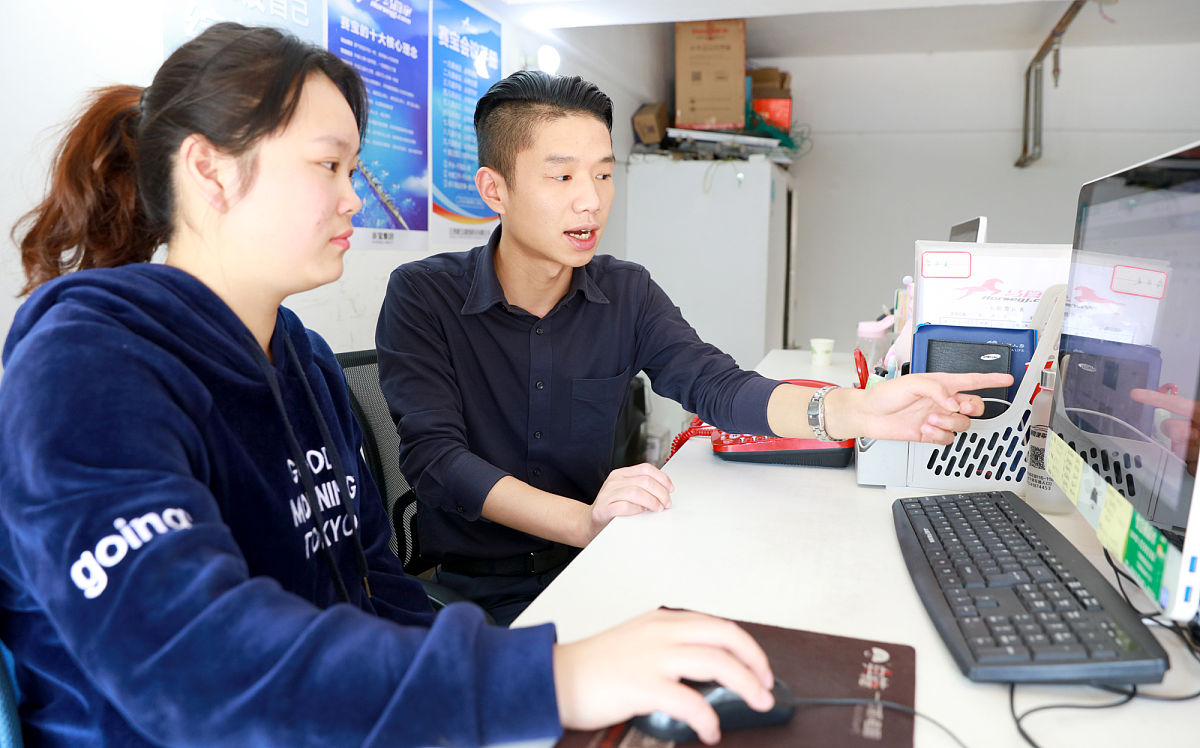 大学生暑期在中国联通界首分公司认知实习工作岗位是网络维护结合认知实习相关的内容运用专业基础理论知识结合认知实习资料进行深入的分析、总结。 1 认知实习报告的内容必须翔实、简明扼要能反映出认知实习单位的情况及本人认知实习的情况、体会和感受。认知实习报告要有独立的见解重点突出、条理清晰。2 要求态度认真内容充实语句通顺结构合理。