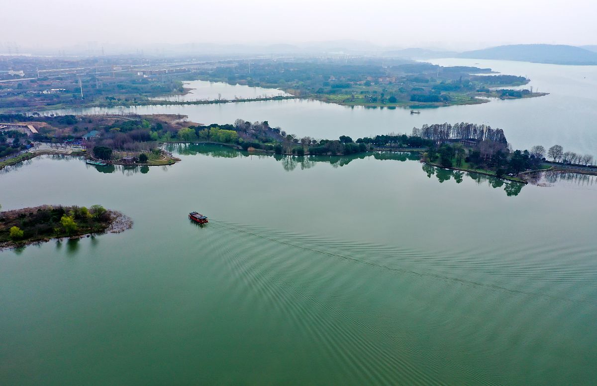 2021年3月3日,武汉东湖落雁景区景色旖旎.(如需下载使用,请务必署名: