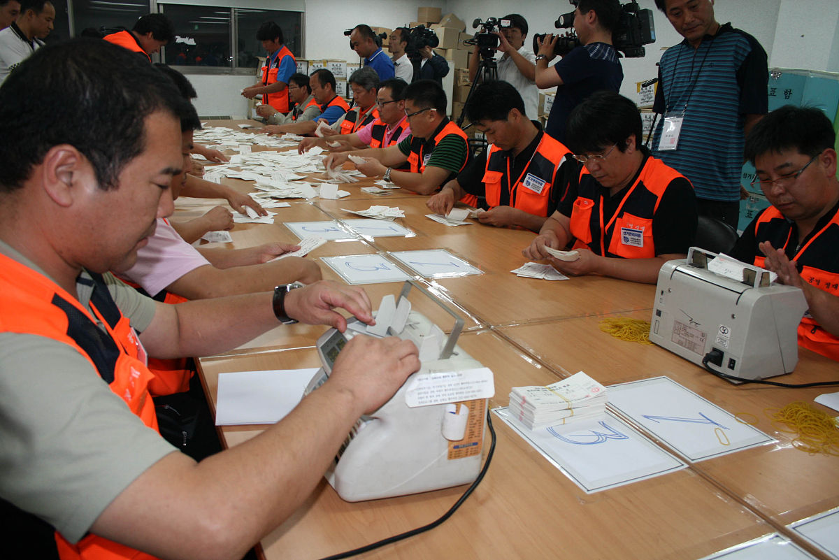 帮我写一下段林睿在中国联合网络通信有限公司界首分公司暑期认知实习分十周进行每周工作计划及内容