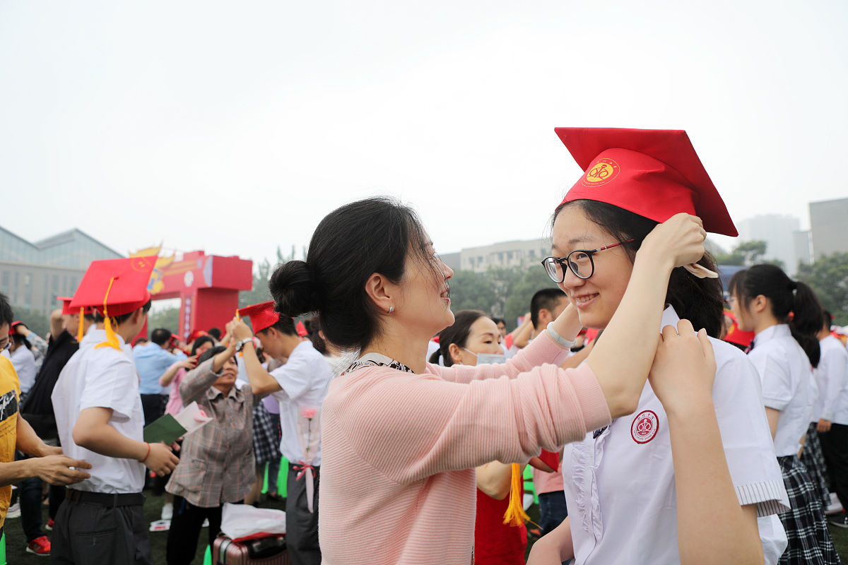 儿子18岁成人礼，父亲写给即将高考的儿子一封暖心信