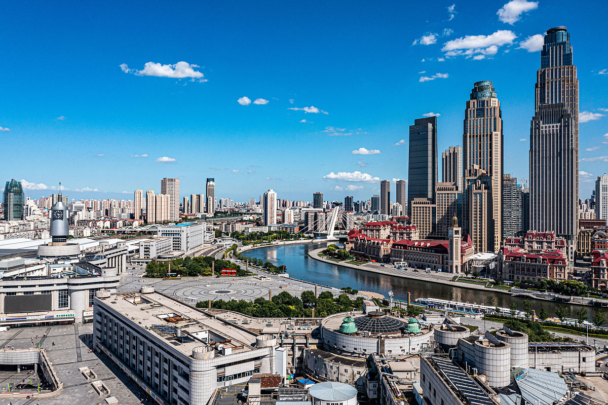 2021年8月1日,天津火车站周边海河沿线美景航拍.