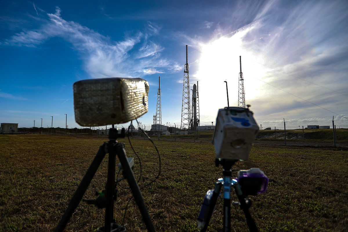 当地时间2021年12月18日,美国佛罗里达,turksat 5b搭载于猎鹰9号火箭