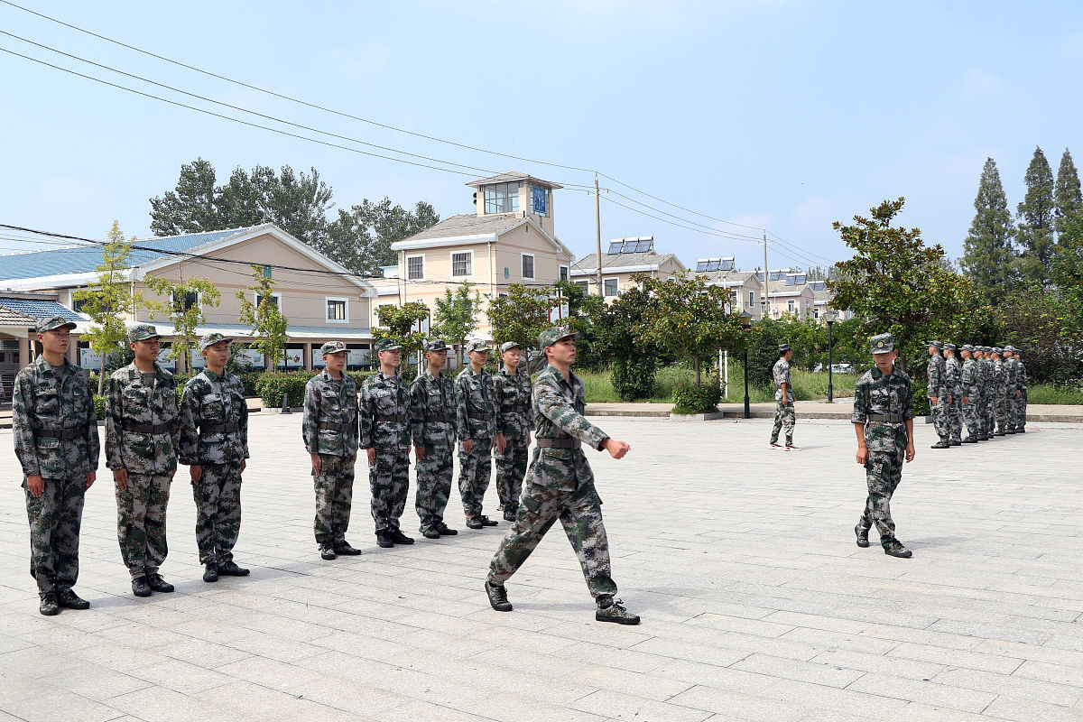 写一篇关于军队文职集训的新闻稿