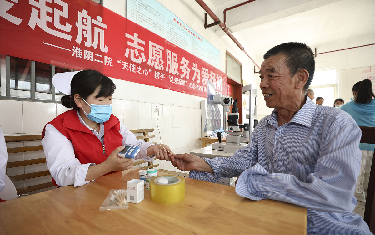 写一份护士下村纪实