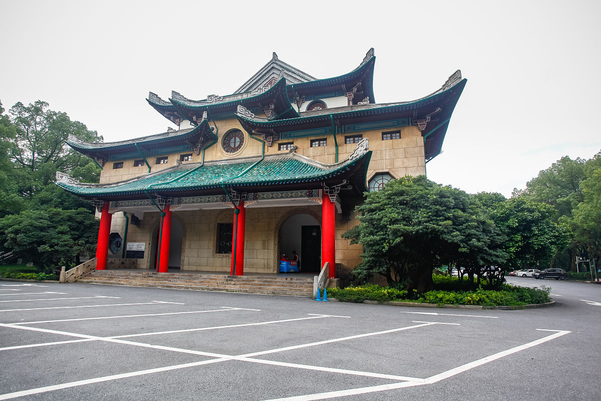 给我写一个去长沙旅游3天的计划