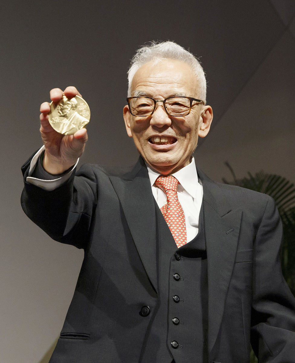 当地时间2021年12月6日,美国华盛顿特区,2021诺贝尔化学奖得主麦克米