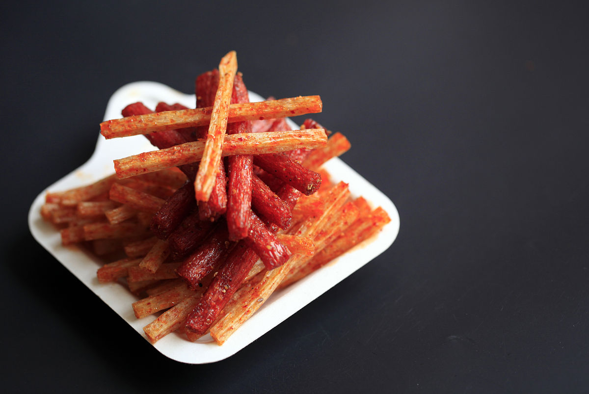 辣条和牛奶能在一起吃吗，