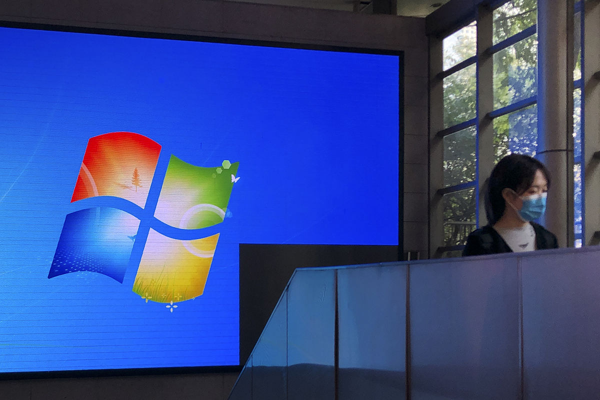 只有VA屏幕用手按压会发白？