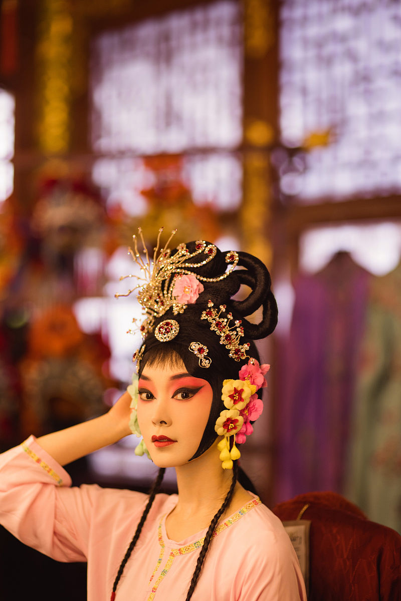 2021年11月12日讯,宋轶录制《最美中国戏》花絮照释出.花絮