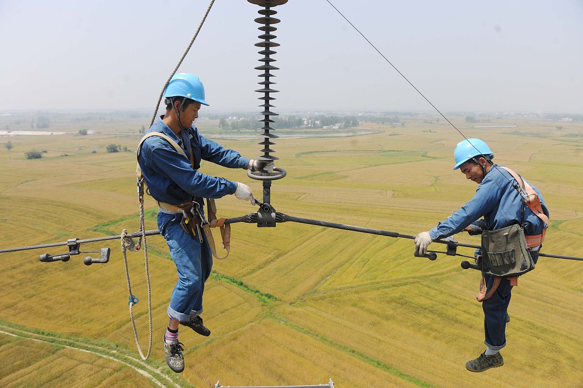 给我一份输电线路故障测距中基于故障类型选择合理的测距法的方案条件是所有方法按原理分成了阻抗法和行波法