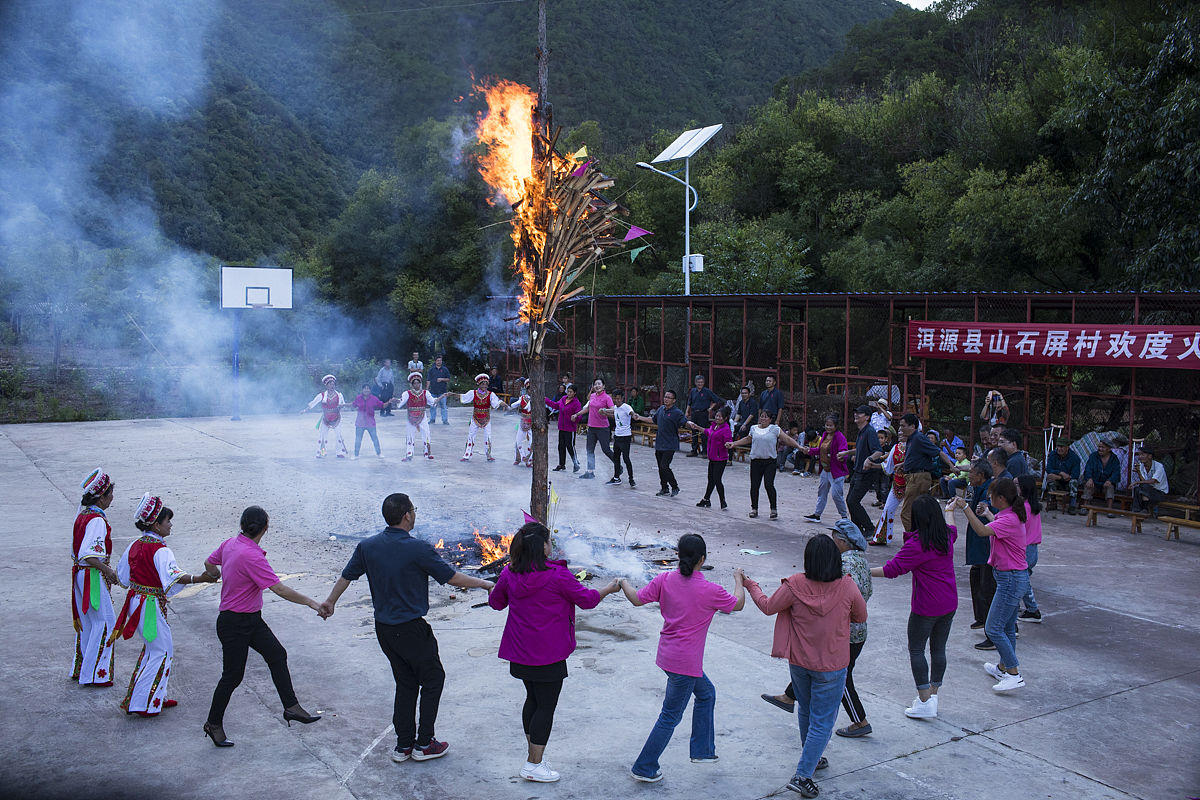 2021年云南中医药中等专业学校招生专业介绍：中医学、中药学、针灸推拿学等