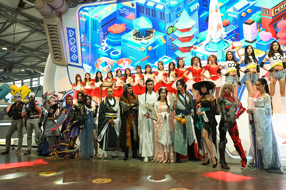 周末的次元动漫活动有三坑走秀 知名嘉宾社团展位官方展位参加活动可以抽奖请写个宣传语