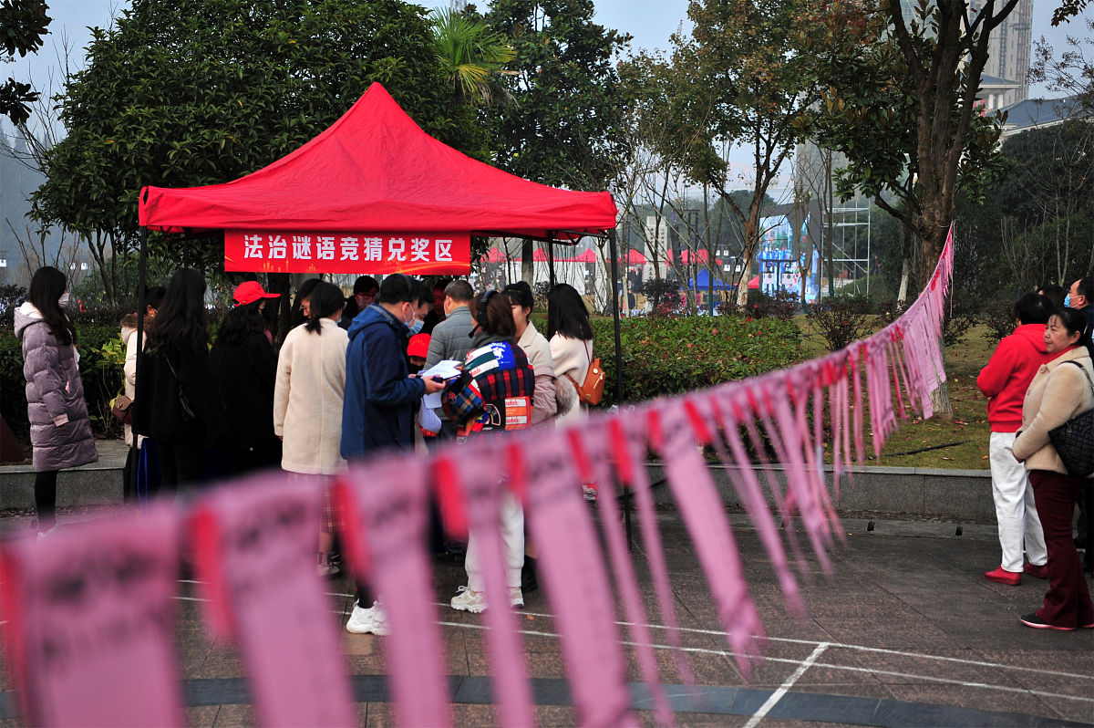 脑筋急转弯：什么照片看不出照的是谁？