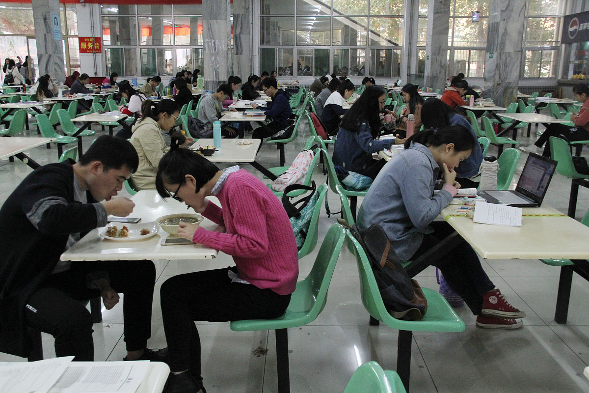 重庆中考卫校录取分数线是多少？