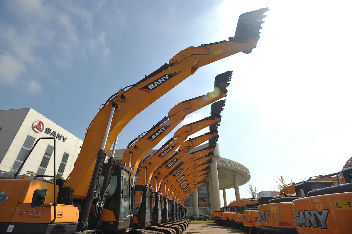 山东神舟重工工程技工学校挖掘机专业招生,学挖掘机技术就来神舟重工