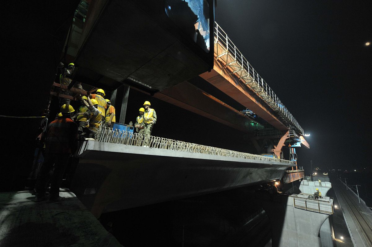 成都铁路专业学校助学、奖学金内容介绍