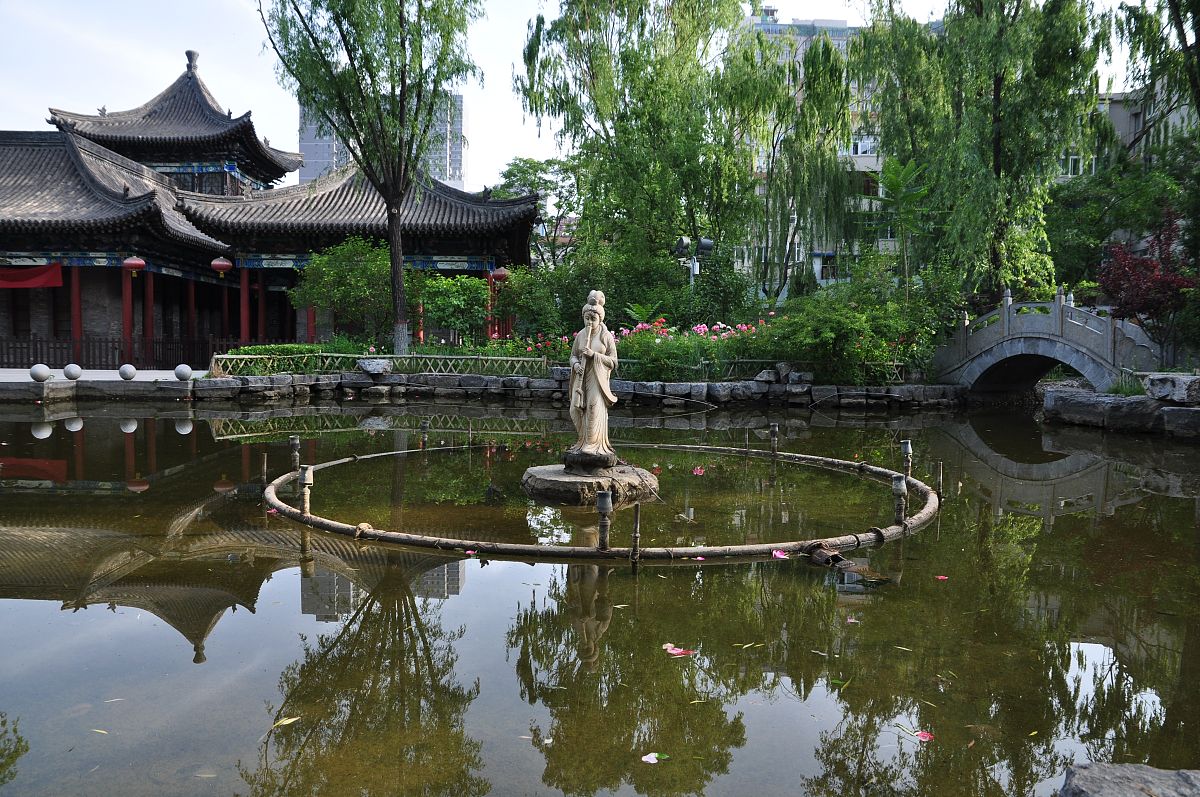 2021年6月1日,太原,文瀛公园.图为公园内的省级文物保护单位万字楼.