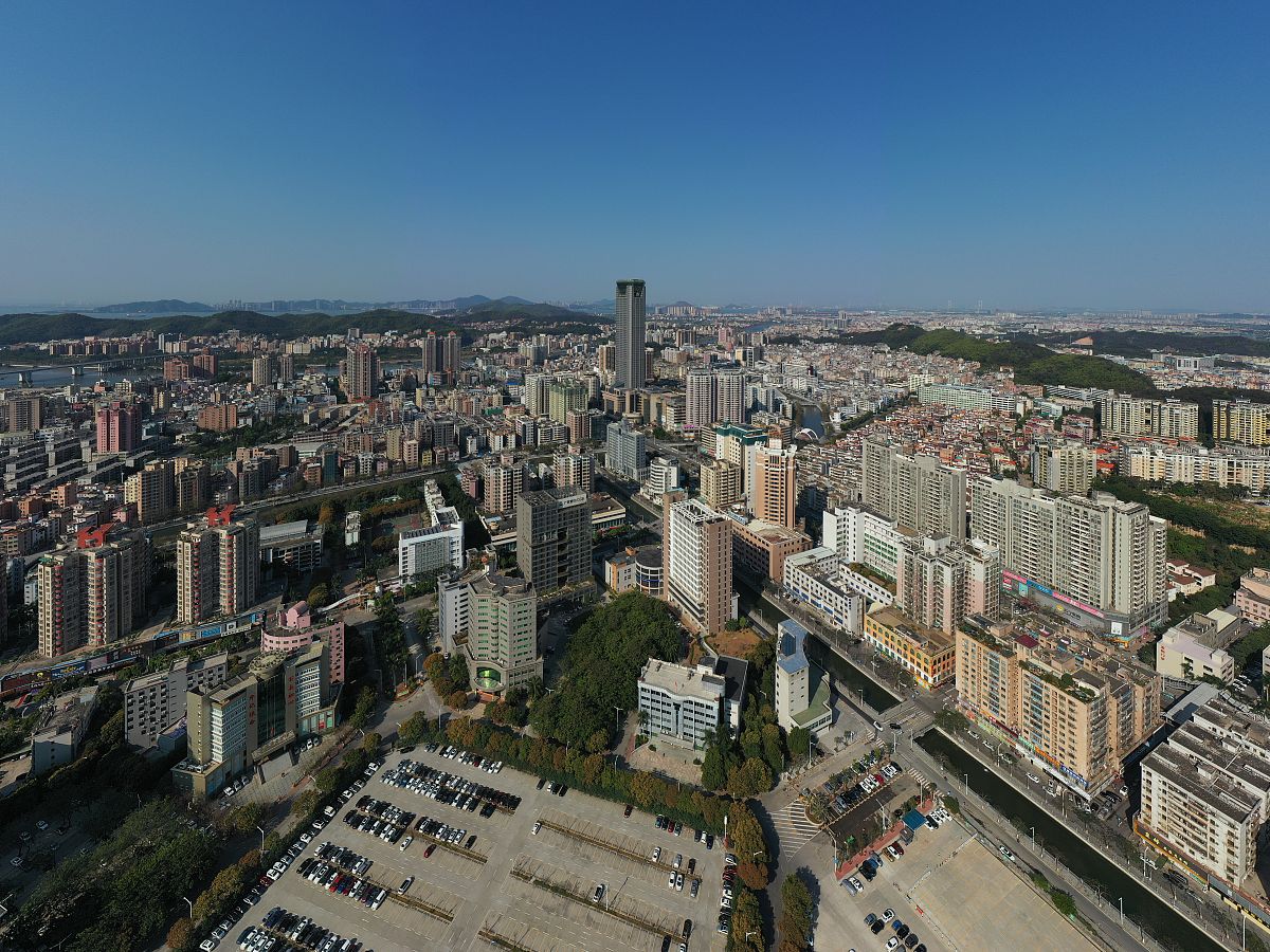 2021年2月18日,上午时分,广东省东莞市虎门镇地标建筑第一高楼黄河中