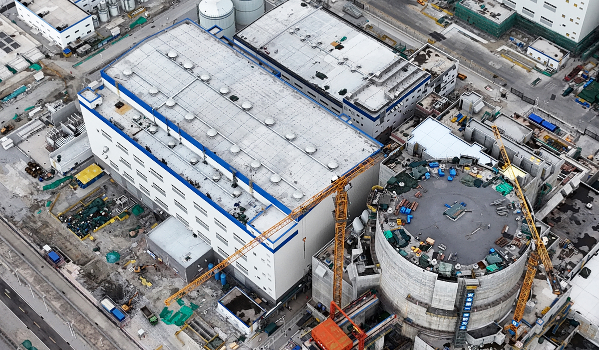 写一篇不少于500词钢飞机库用途的文章