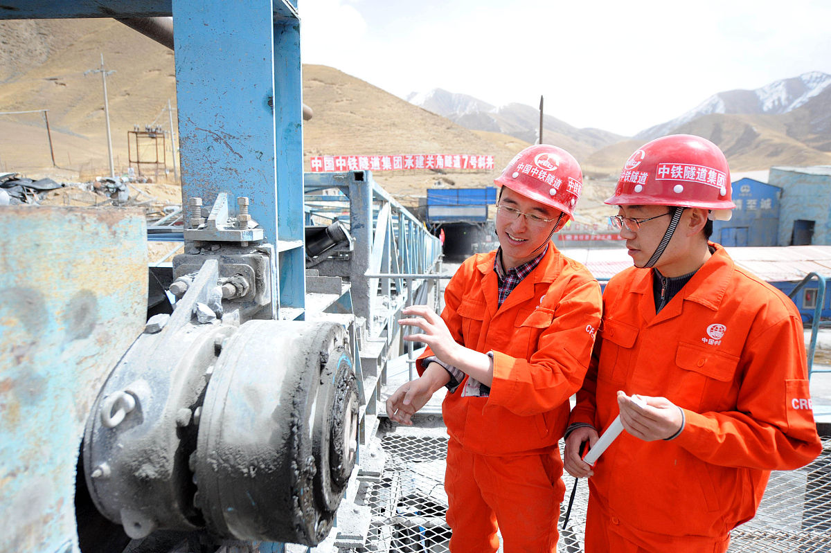 彬县职业教育中心矿山机电设备与维修专业与当地矿山企业合作情况