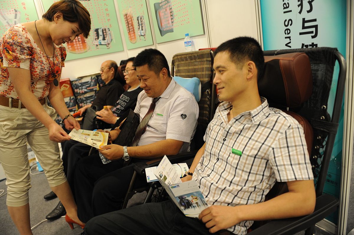 河北2023年中专学校有什么专业适合女生怎么样