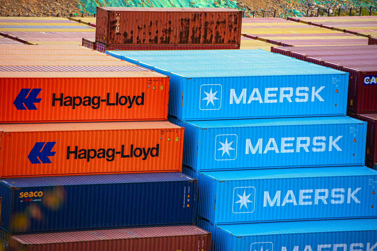 Who Pays Port Storage Charges? We'll Check with the Shipper