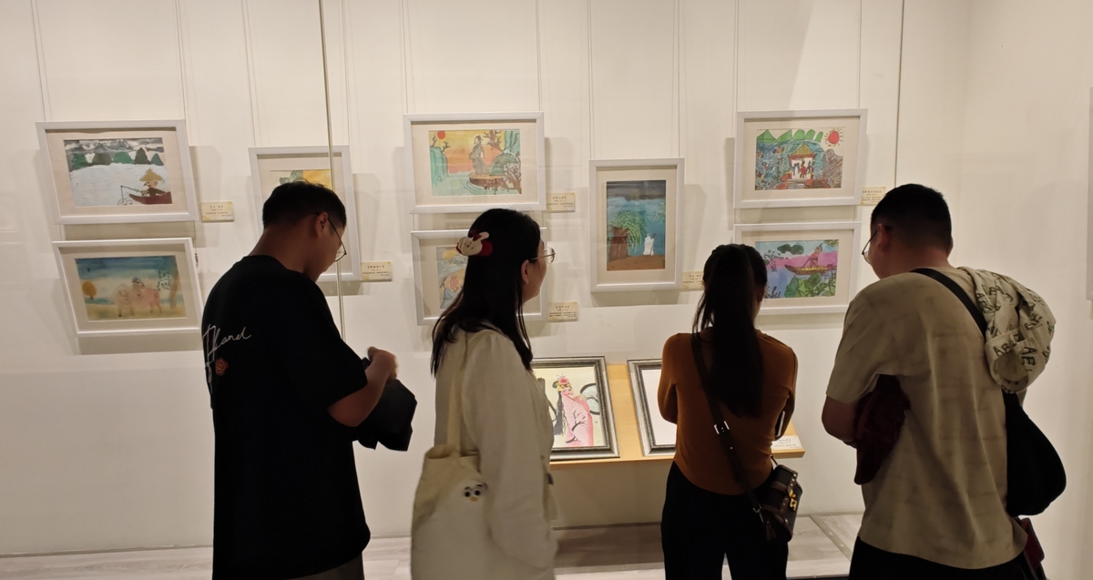 郑州商学院美术生