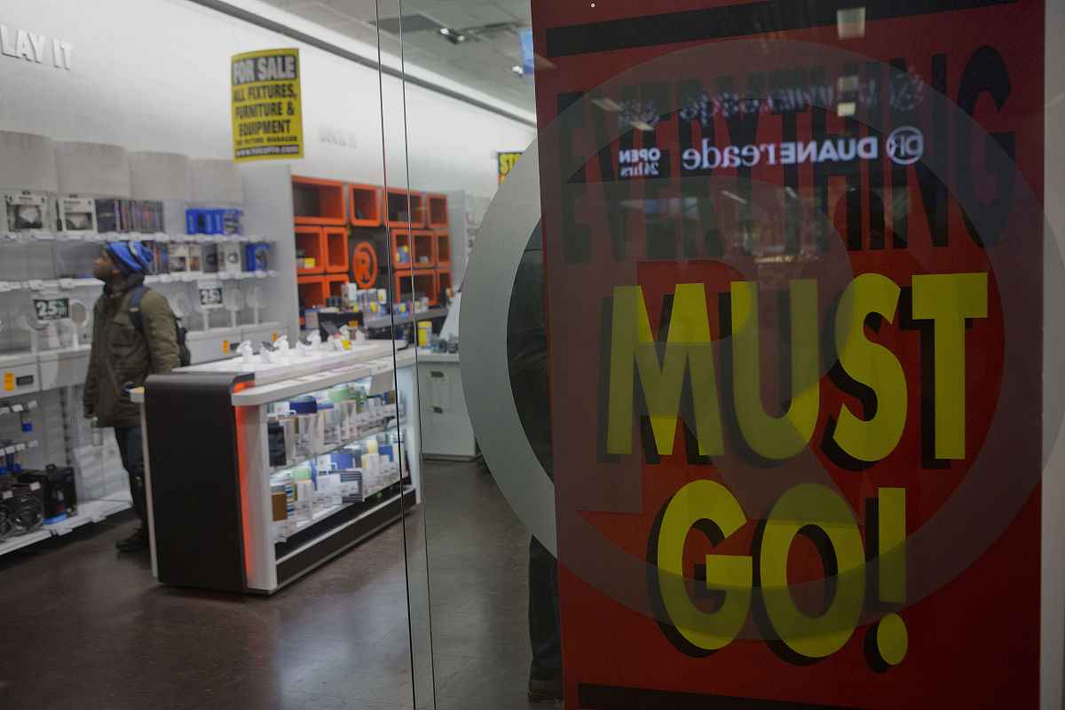 当地时间2015年2月25日,美国纽约,radioshack商店.美第二大电器连锁商