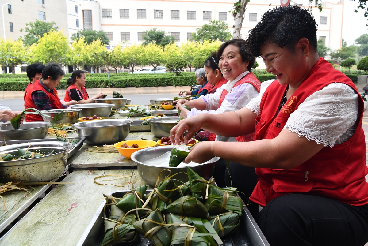 文案100字夸奖邻居阿姨粽子好吃