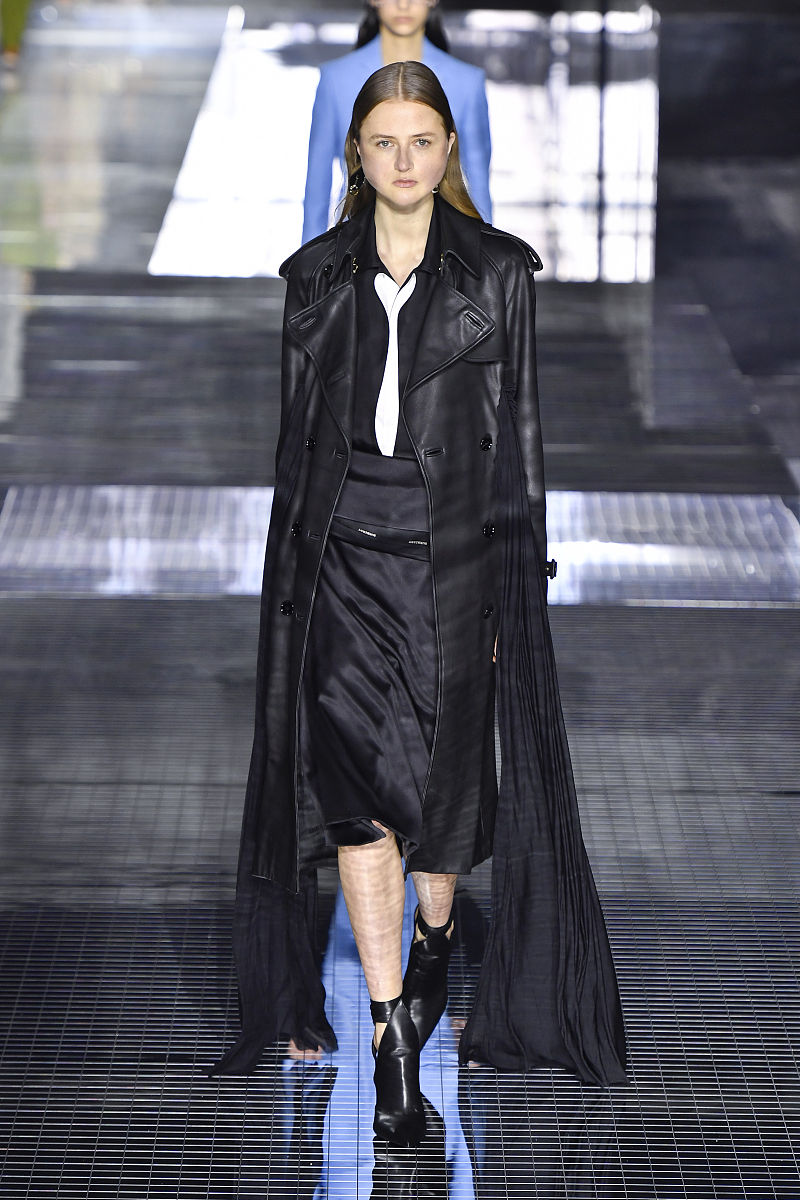 虚拟世界皮衣穿搭指南：打造酷炫个性的时尚造型