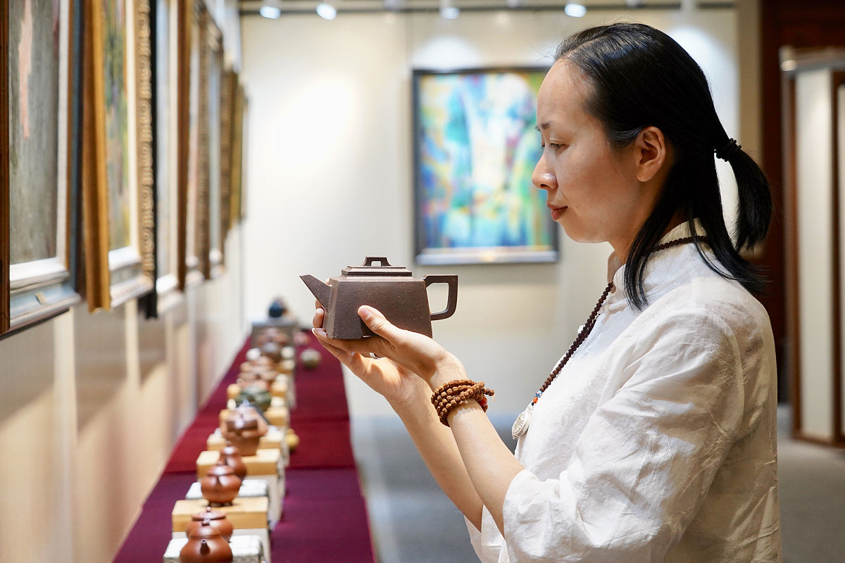 天星泥是紫砂泥吗？揭秘天星泥的特性和应用