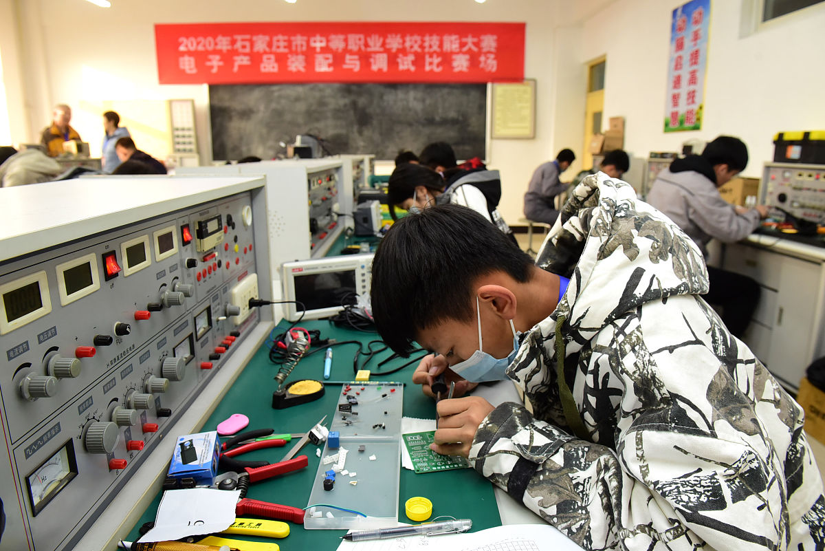 桐城高级技工学校：培养农村电气技术人才的摇篮