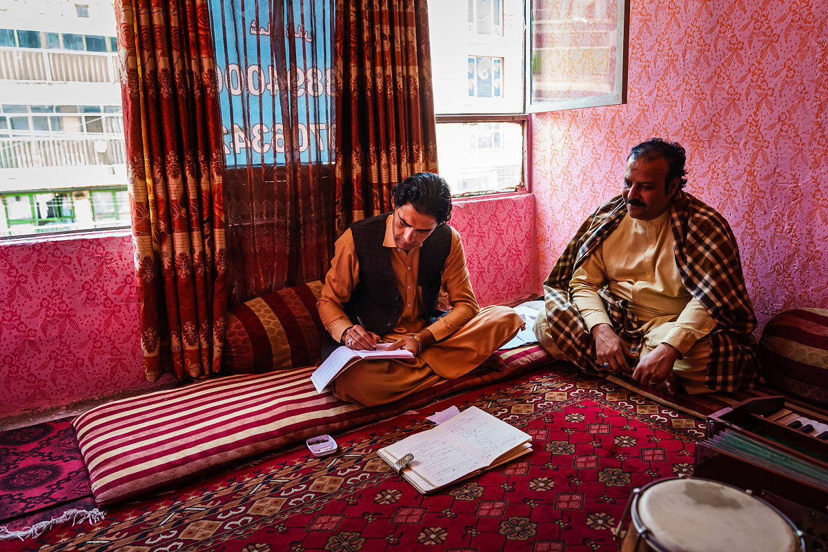 品这首歌表达的意思