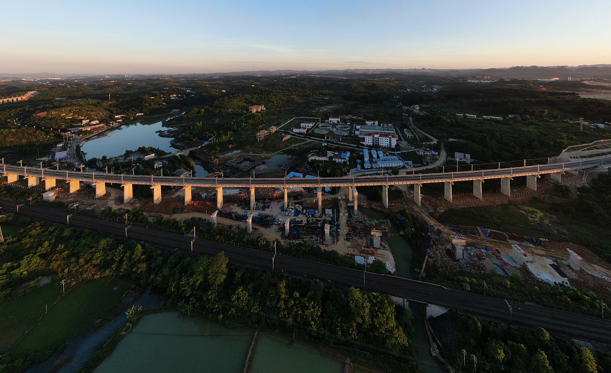 贵阳中专铁路学校专业介绍：铁路运输、机电、通信、安全等