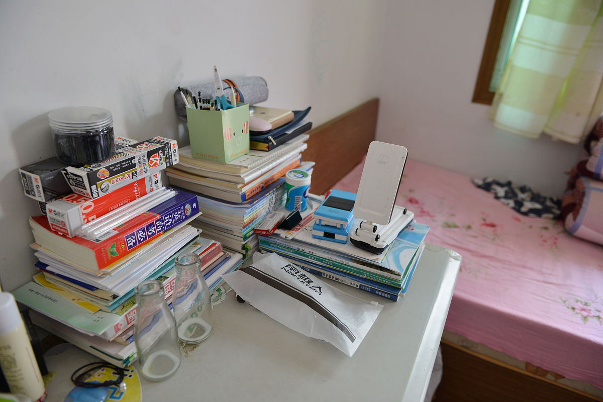 学霸书桌整理秘诀：300字打造高效学习空间