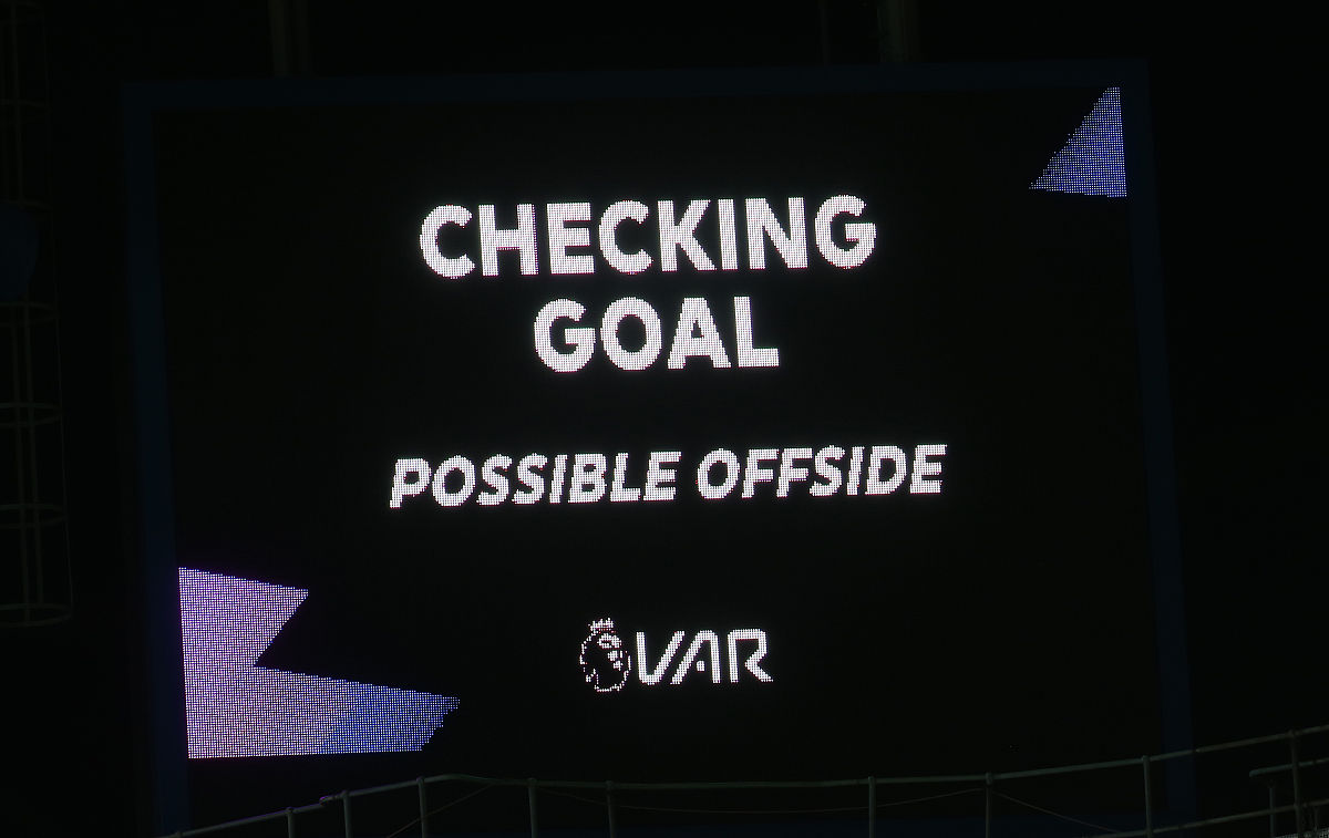 翻译成英文：片区分厅现场管理规范