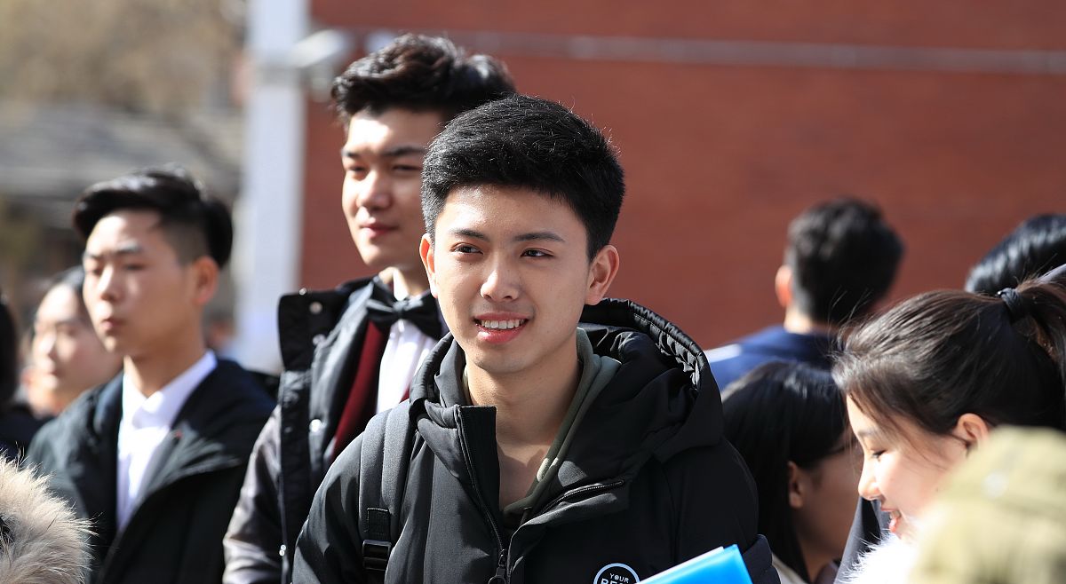 简单描述一下北京交通大学2022级学生谭昊然